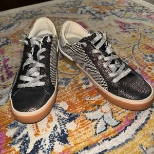 Dolce Vita - Size 7 - black & silver sneakers